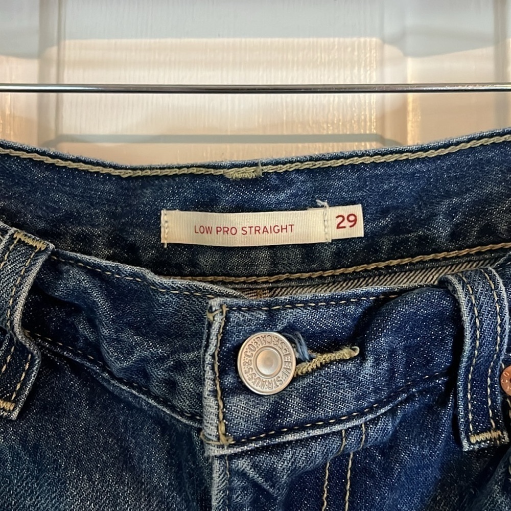 Levis | Low Pro Straight Denim Jeans Size 29/8 Midwash Distressed Knees 90s Y2k - Picture 6 of 11